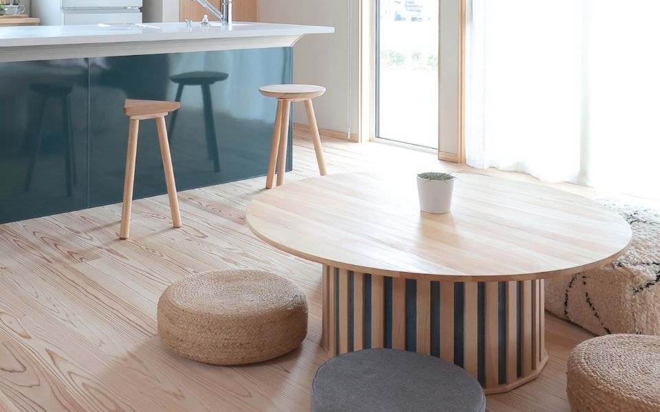 細部に宿る職人たちの想い。世界観を醸すオリジナル家具。
                      