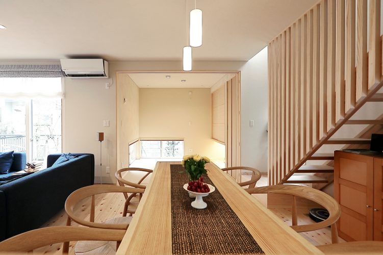 S様邸　木の風合と桧の床が特長的なお住まい