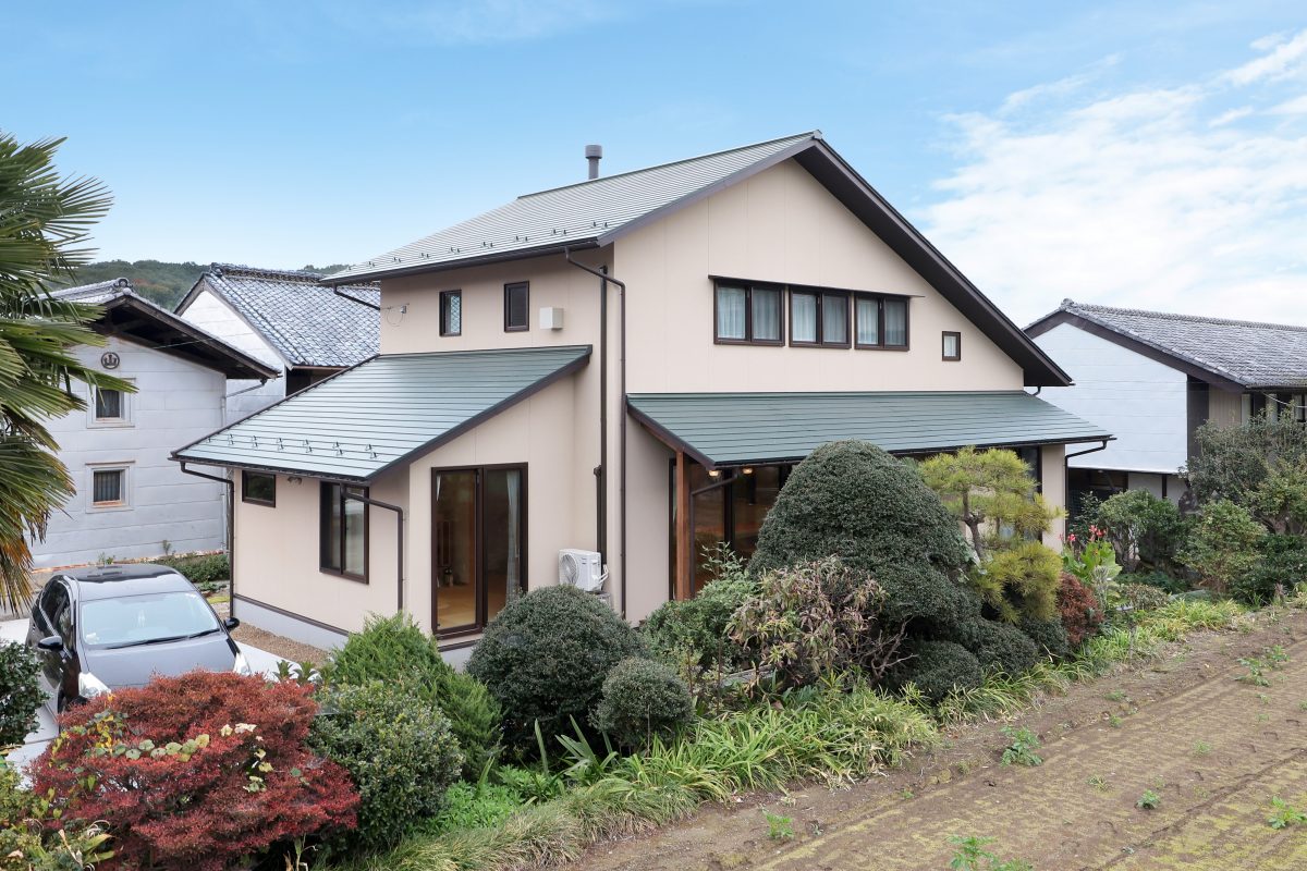 大屋根が美しい続き土間のある家（J様邸）