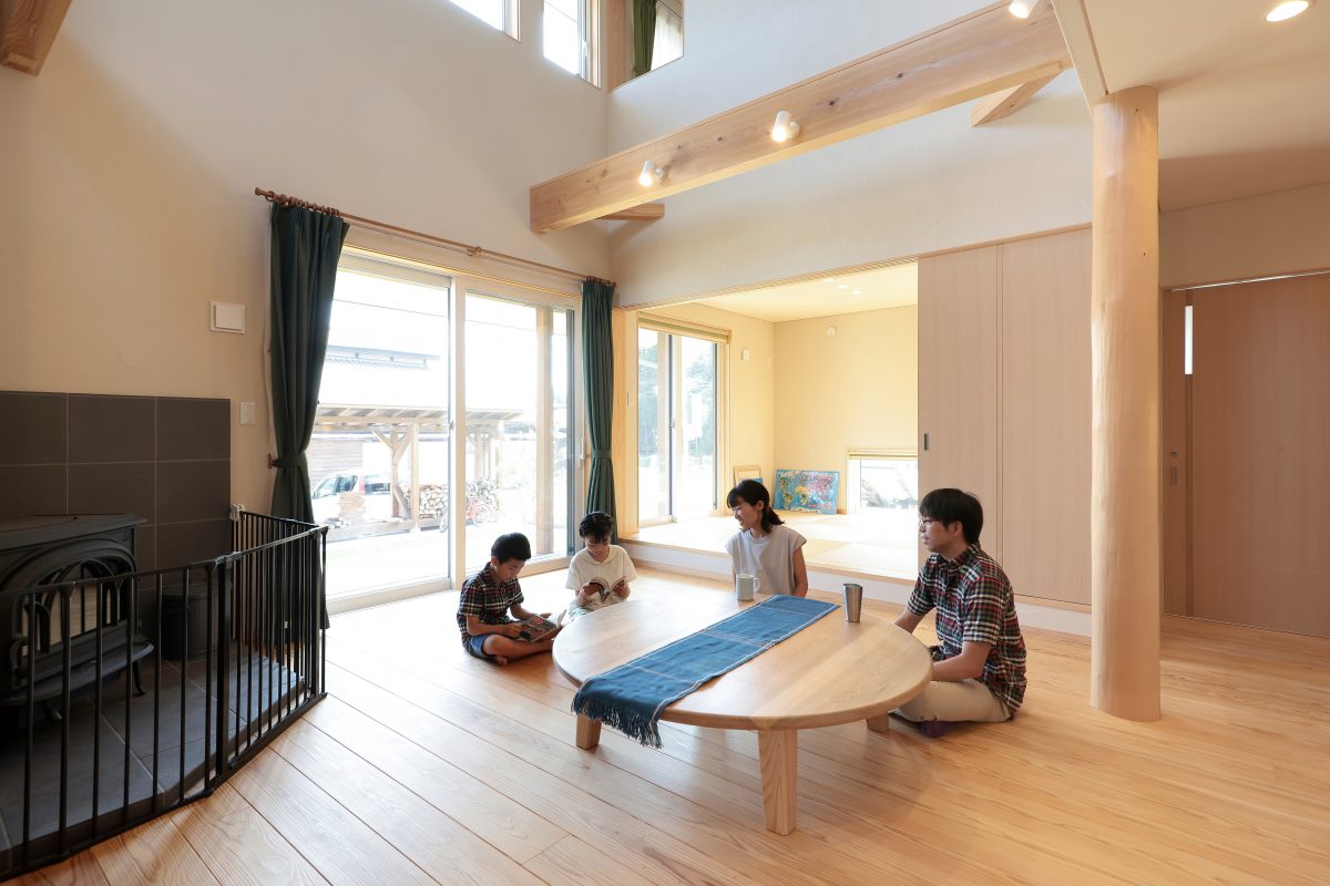 お庭とお家で楽しむ薪ストーブのある家（K様邸）