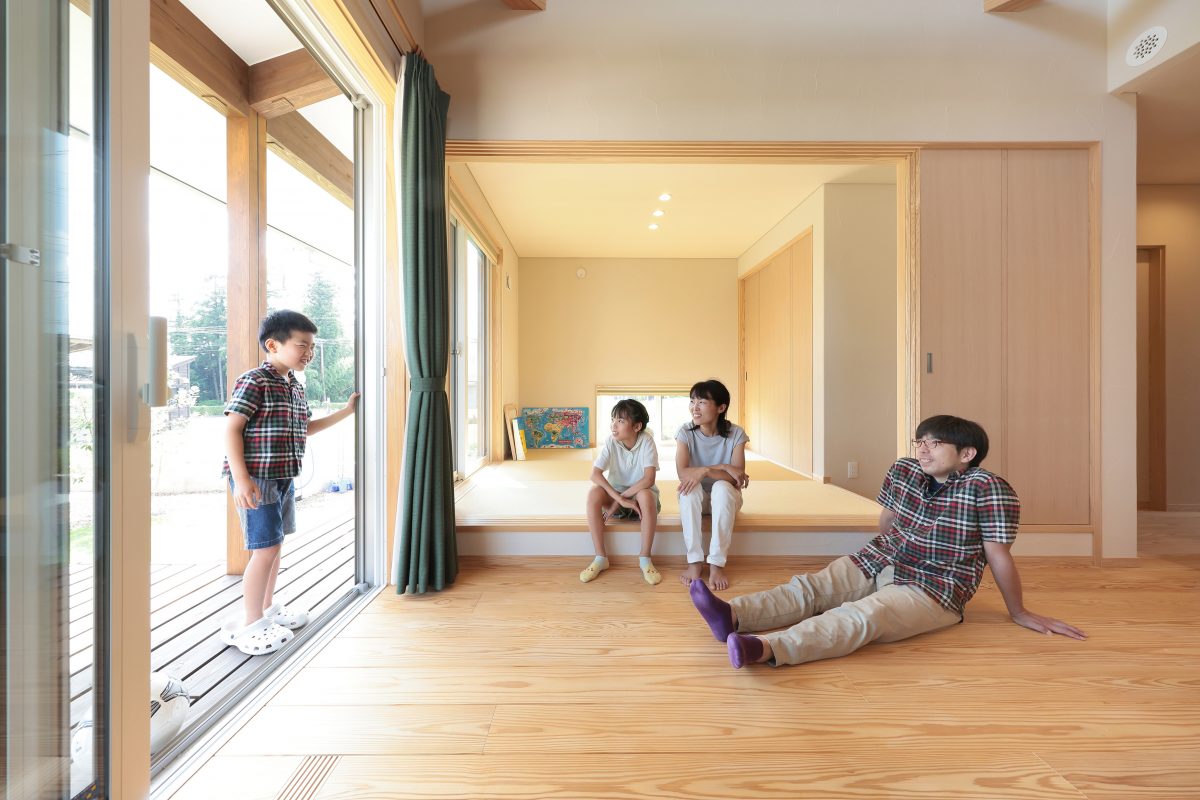 お庭とお家で楽しむ薪ストーブのある家（K様邸）
