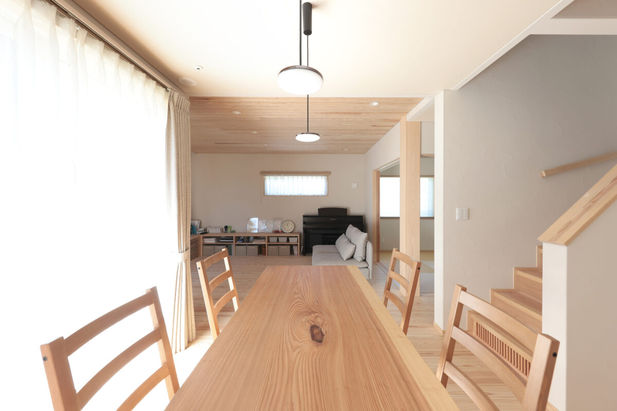 落ち着いた印象の寄棟屋根の家【M様邸】