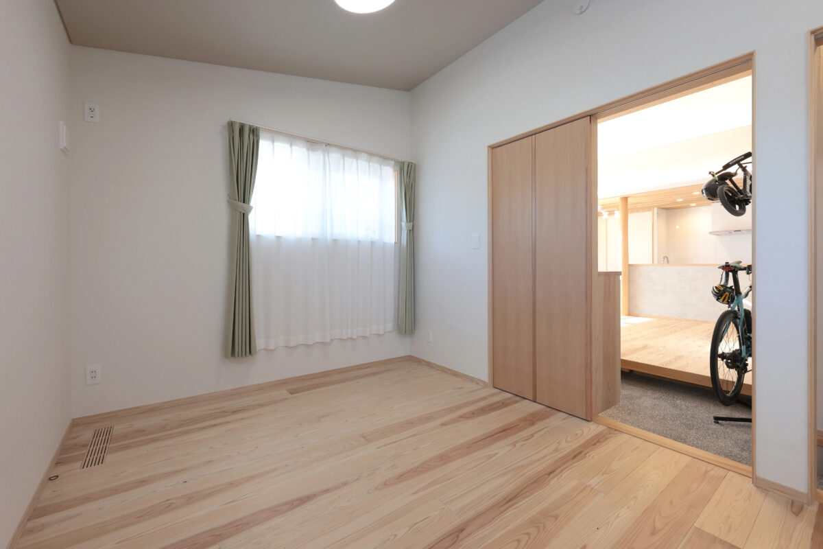 グレージュカラーの大人ナチュラルな家【H様邸】