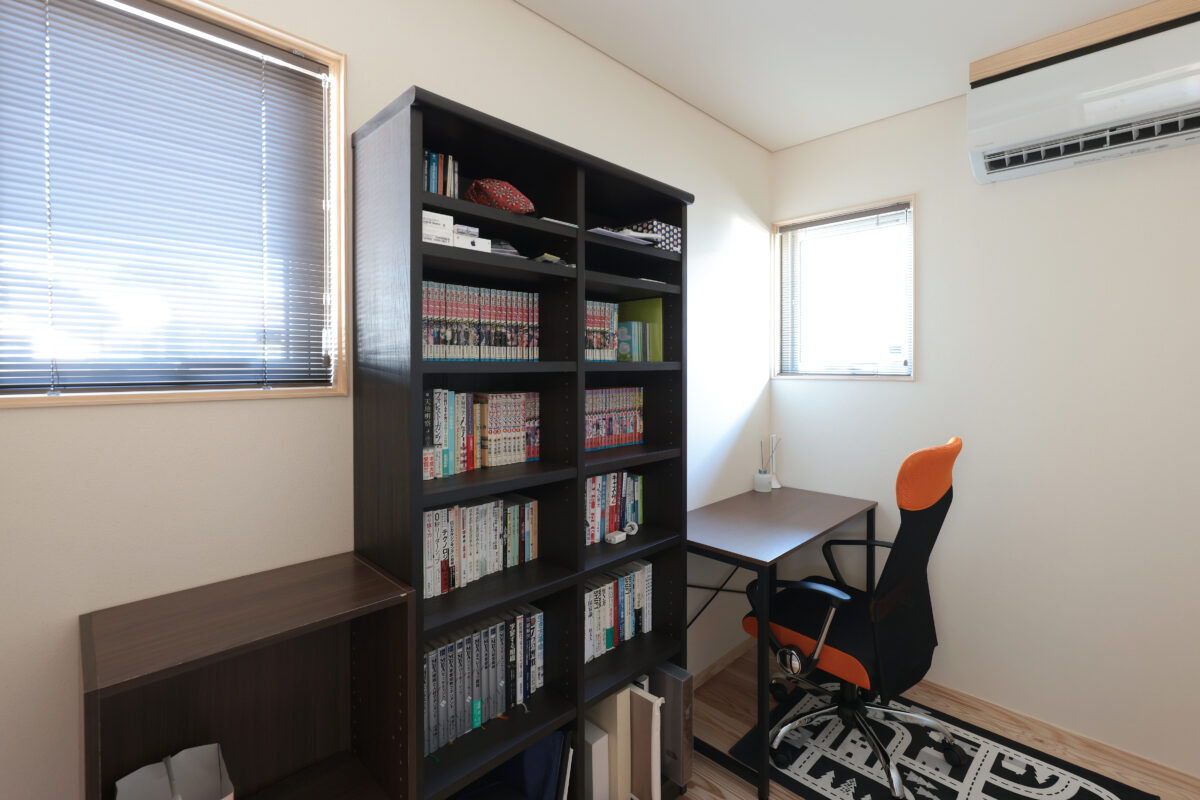 落ち着いた印象の寄棟屋根の家【M様邸】