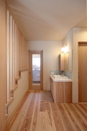 Ｉ様邸　大きな玄関と木のぬくもり感じる住まい