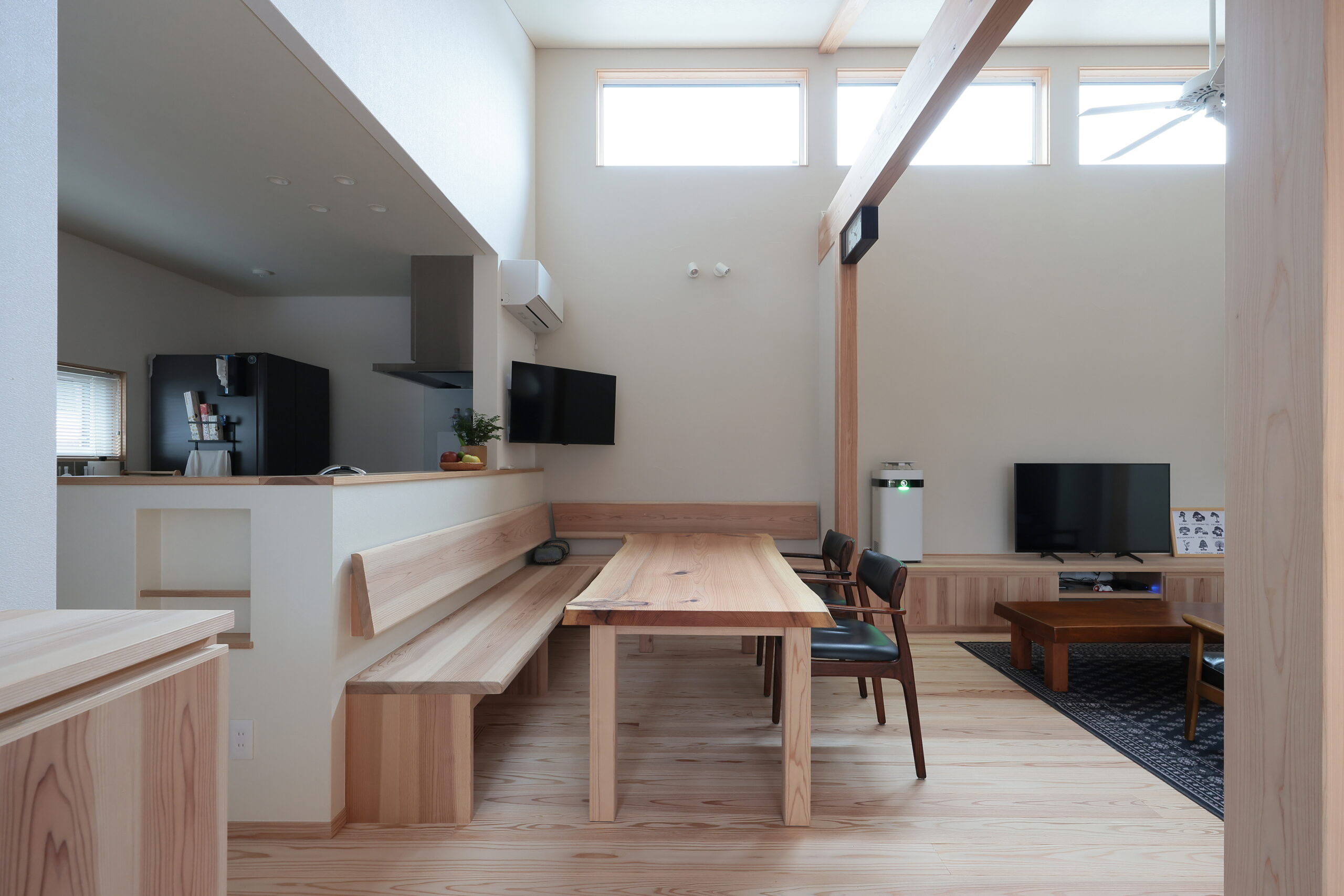 土間に薪ストーブがある平屋【U様邸】