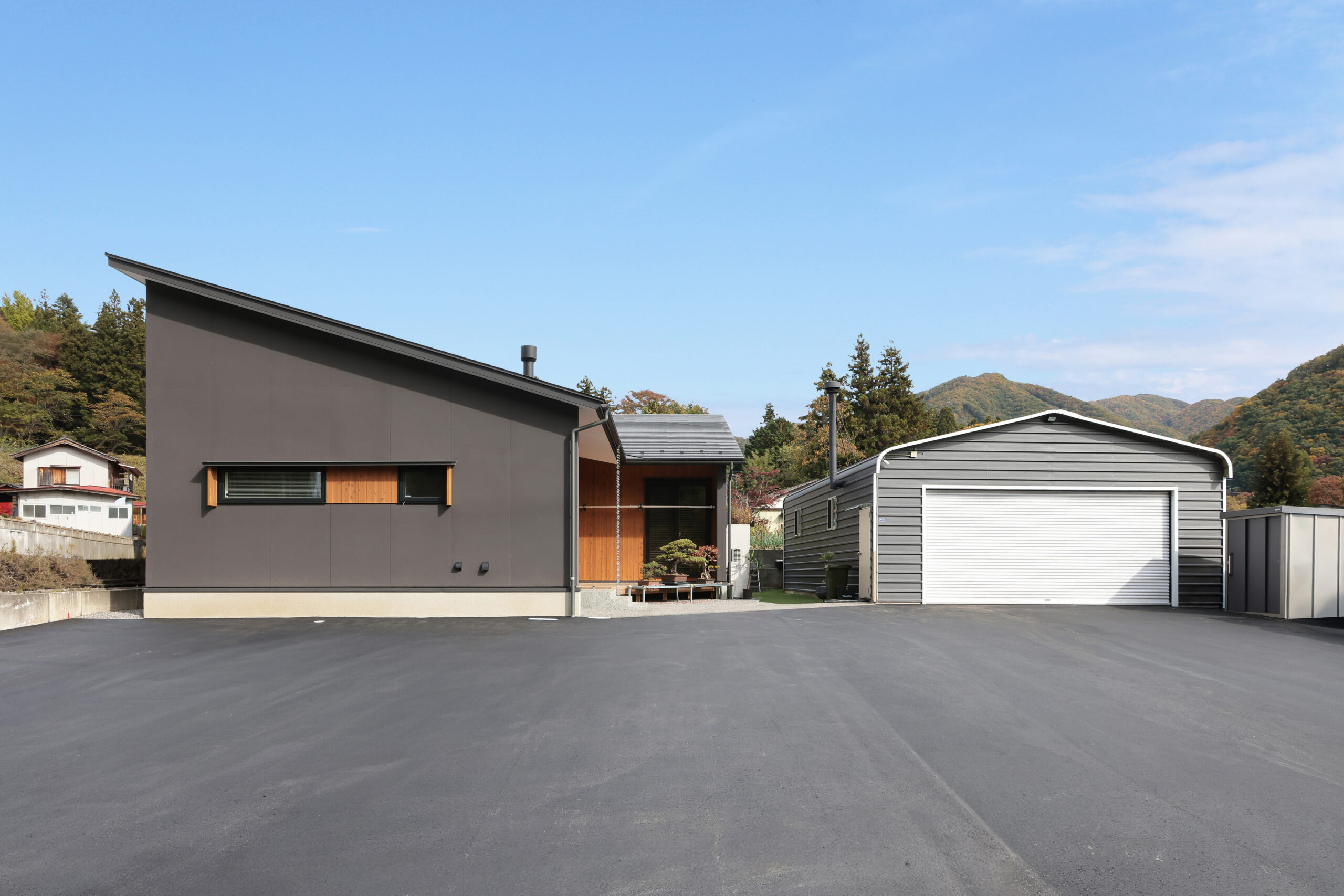 土間に薪ストーブがある平屋【U様邸】