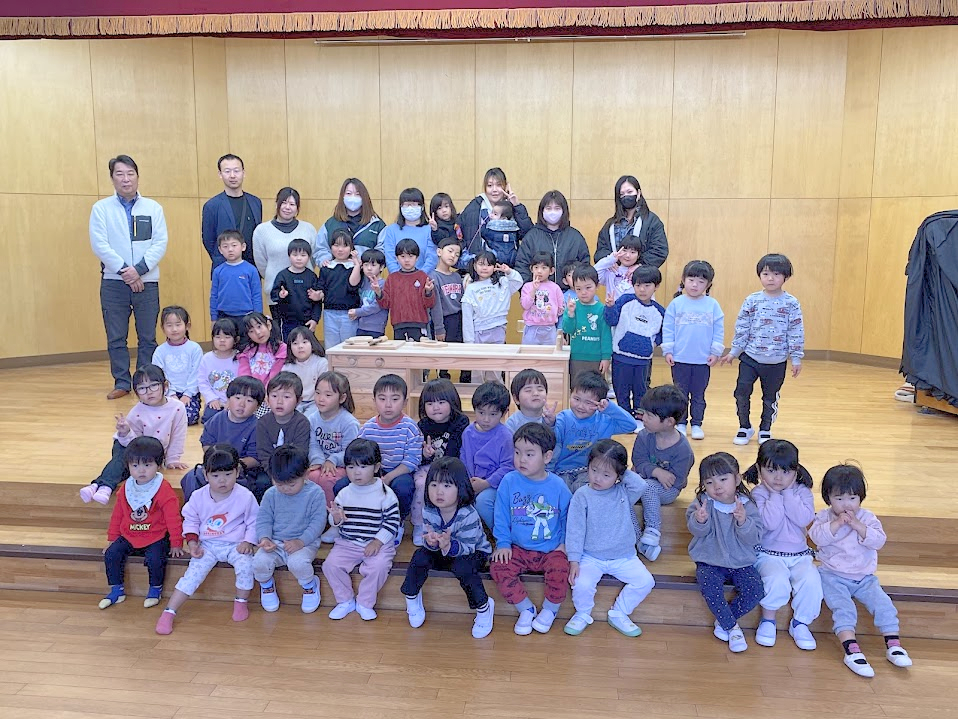 ままごとキッチンを寄贈いたしました。