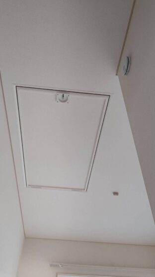 小屋裏収納用梯子(飯坂)斉藤林業スタッフブログ