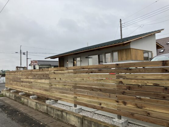 新太田展示場の木塀！（萩原）斉藤林業スタッフブログ