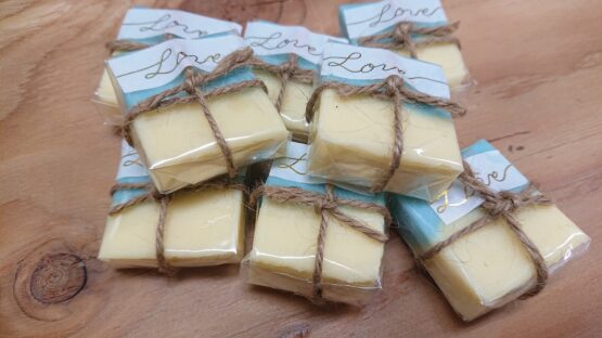 手作りの贈り物🎁　～木酢液入り手作り石鹸～（栗原）　斉藤林業スタッフブログ
