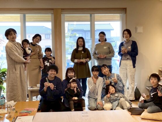 🌻【イベント報告】10月開催！草木染の布と糸でつくる針山＆草花のハーバリウムづくりワークショップ（栗原）　斉藤林業スタッフブログ