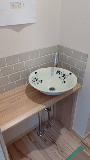 トイレの手洗器(飯坂)斉藤林業スタッフブログ